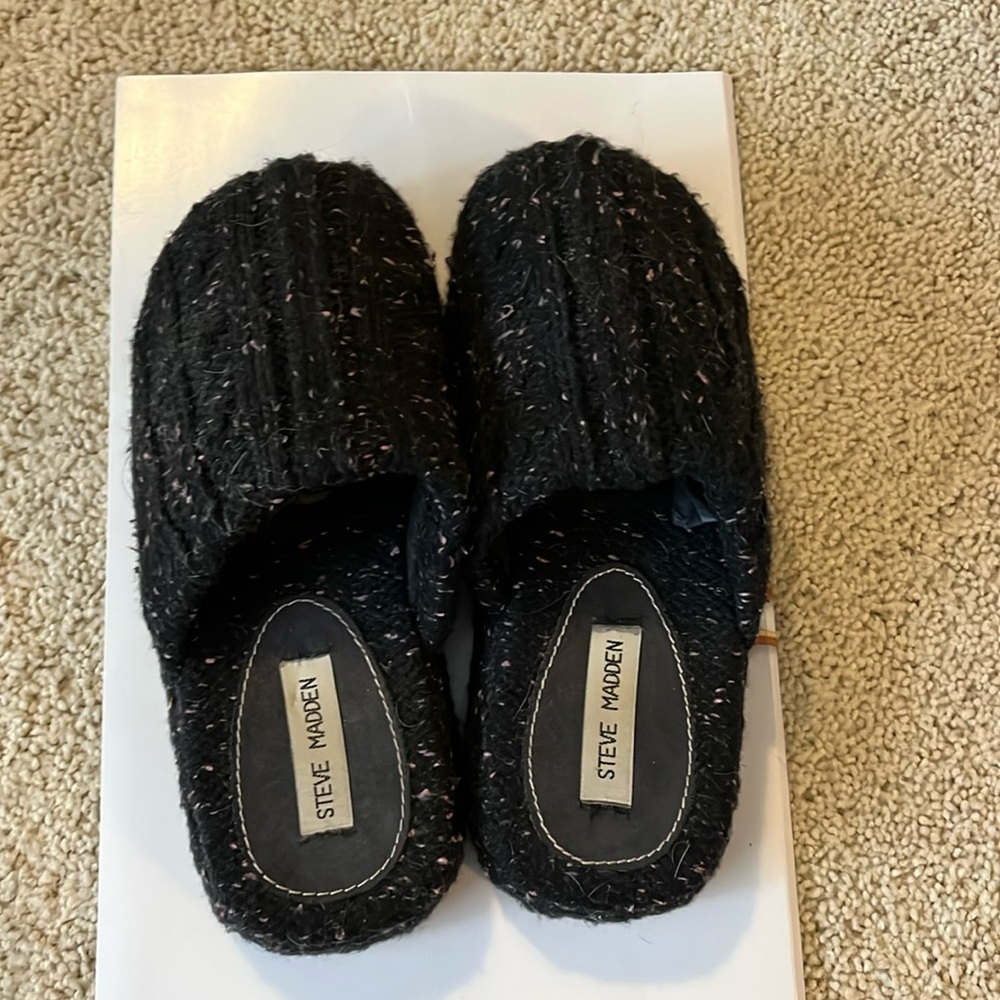 Steve Madden knit Slippers